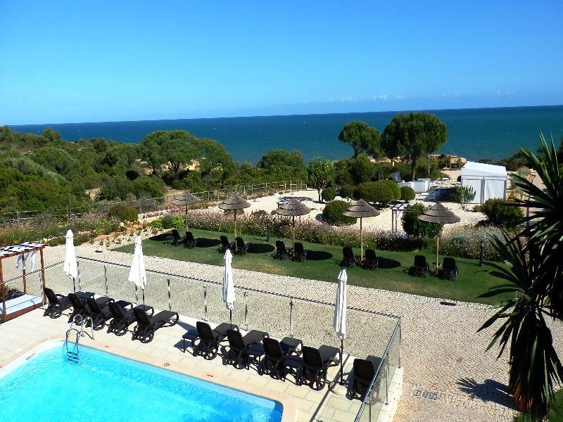 Vila Alba Resort Carvoeiro  Exterior photo View of the beach from the hotel